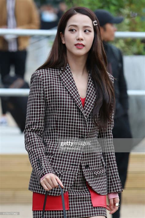 burberry london fashion week jisoo|11 Of Blackpink’s Best Fashion Week Looks To Date.